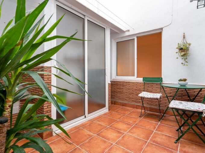 Estupenda vivienda con patio