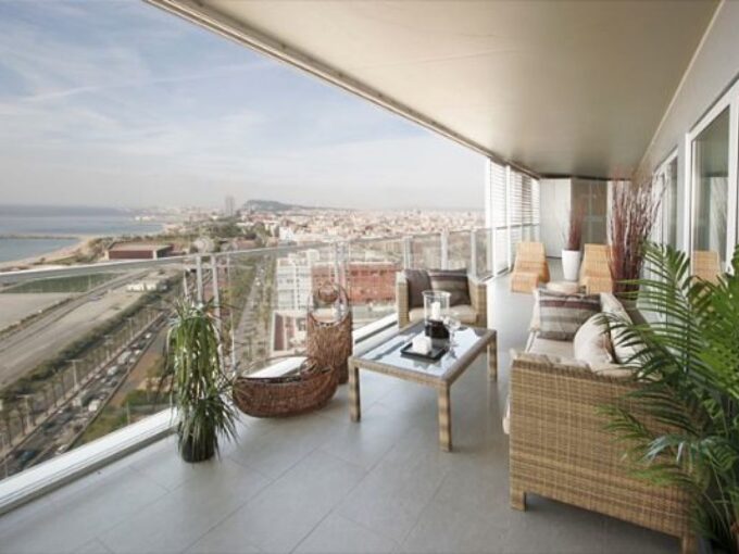 Fantastico Piso con vistas a Mar y Barcelona_1