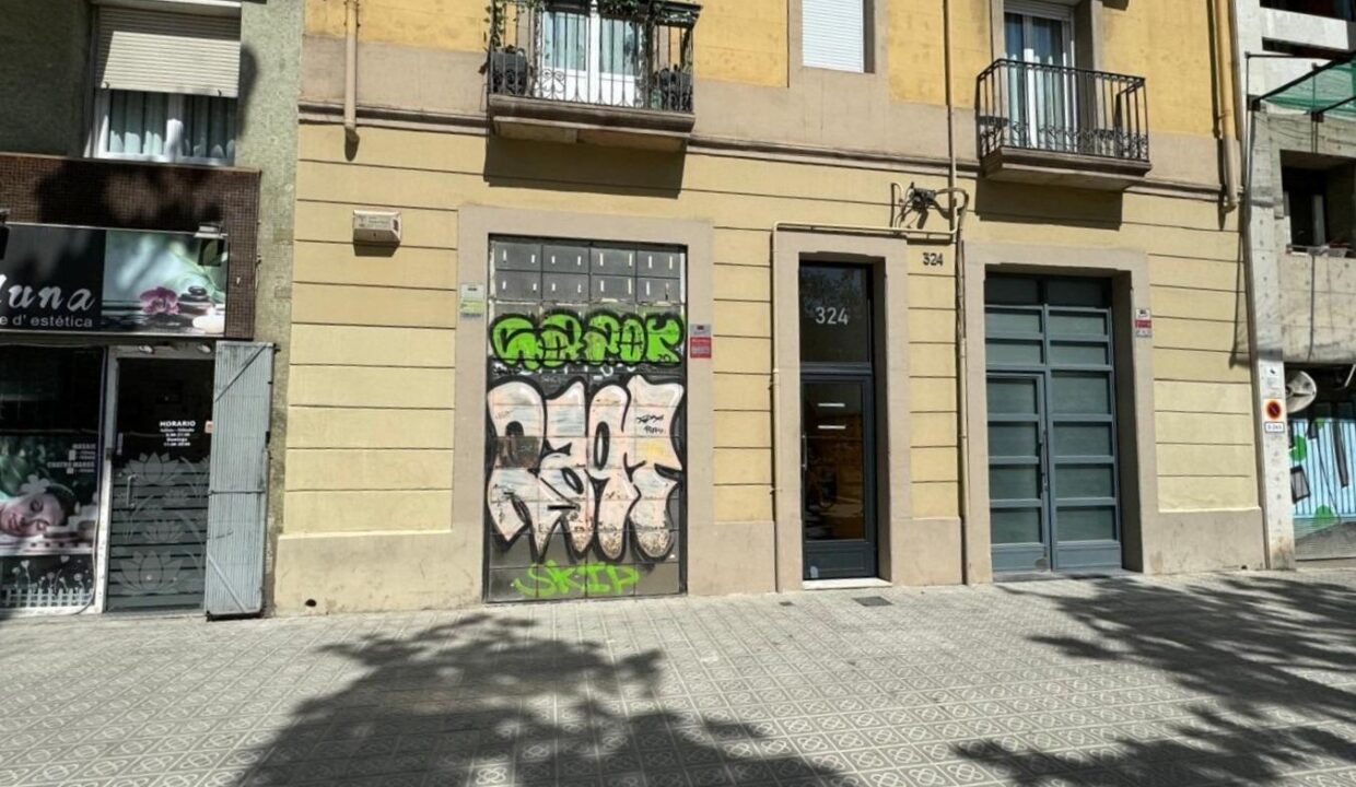 GRAN OPORTUNIDAD CONJUNTO DE 6 LOCALES EN VENTA EN RENTABILIDAD  EN CENTRO DE BARCELONA_1