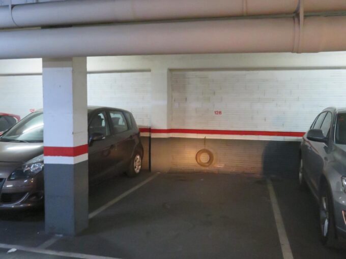 GRAN PLAZA DE PARKING EN LA GRAN VIA CARLOS III_1