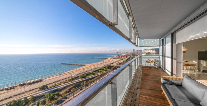 Impresionante piso de lujo frente al mar en venta en Diagonal Mar