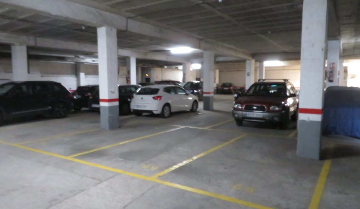 LOTE DE 3 PLAZAS DE PARKING EN LA CALLE LLULL._3