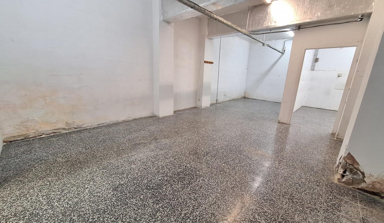 Local comercial de 140 m2 en calle Roger de Flor