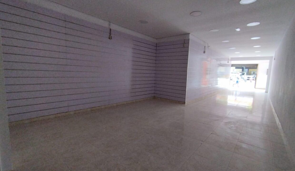 Local comercial de 75 m2 en Horta