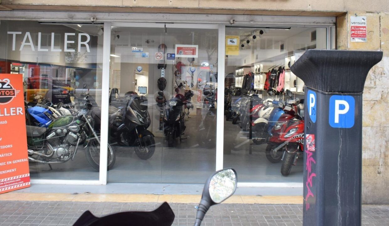 Local comercial en venta en Avenida Madrid_1