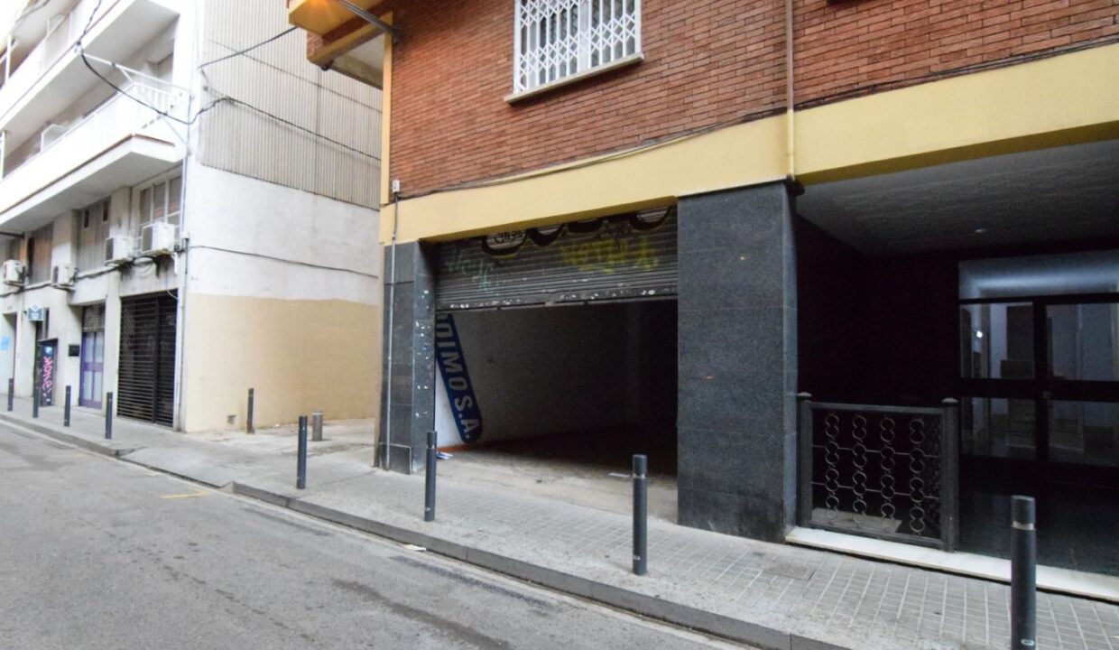 Local comercial en venta en calle Violant d'Hongria Reina d'Aragó - Barcelona_1