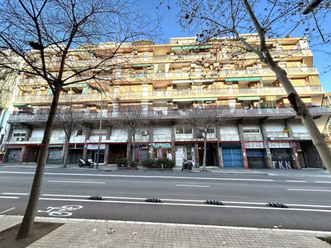 Local en venta calle Sant Antonio Maria Claret