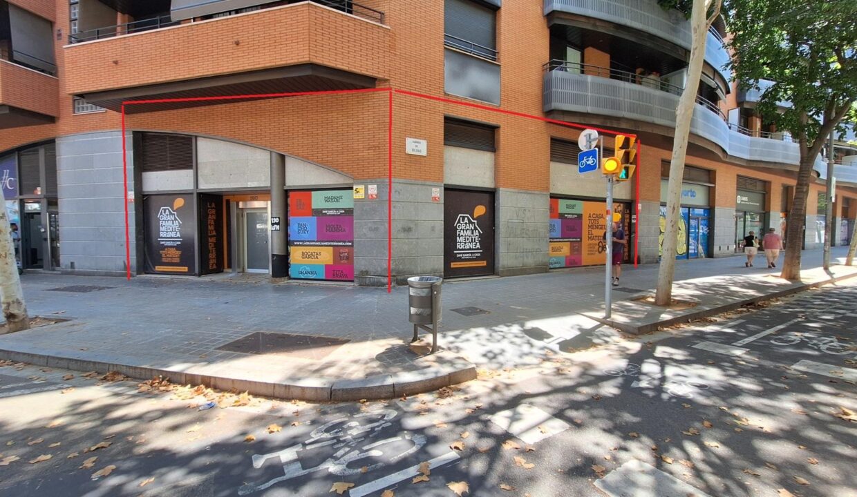 Local esquinero con salida de humos en alquiler en calle Bilbao