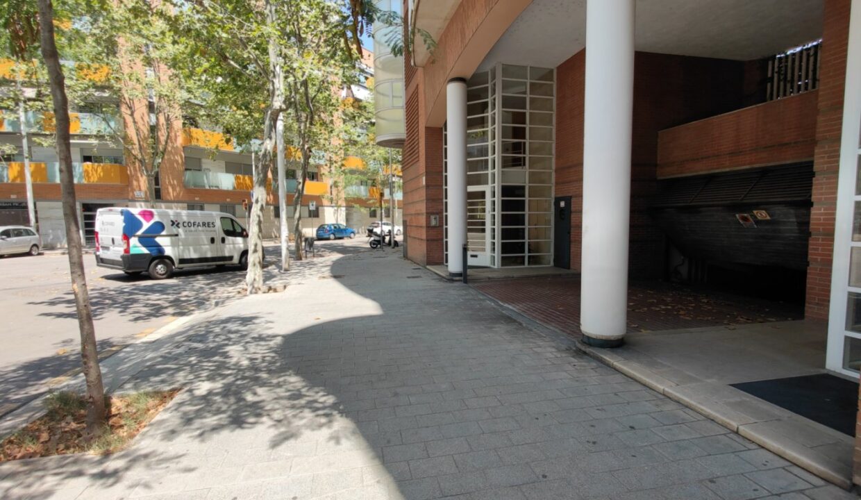 MAGNÍFICA PLAZA CON FÁCIL ACCESO_1