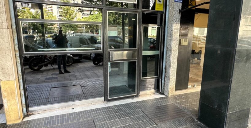 Magnífico local al lado de la Illa Diagonal - Av. Sarrià_1