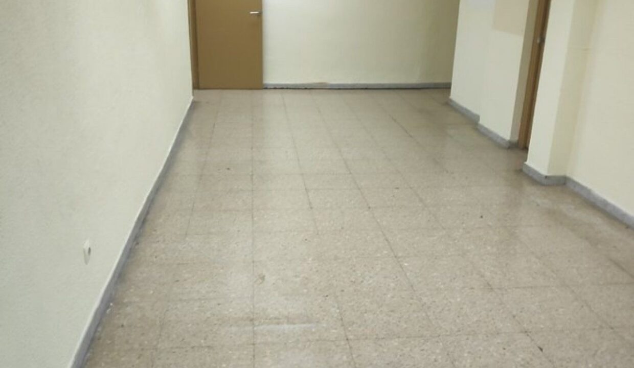 Oficina de 300 m2 en planta principal_4