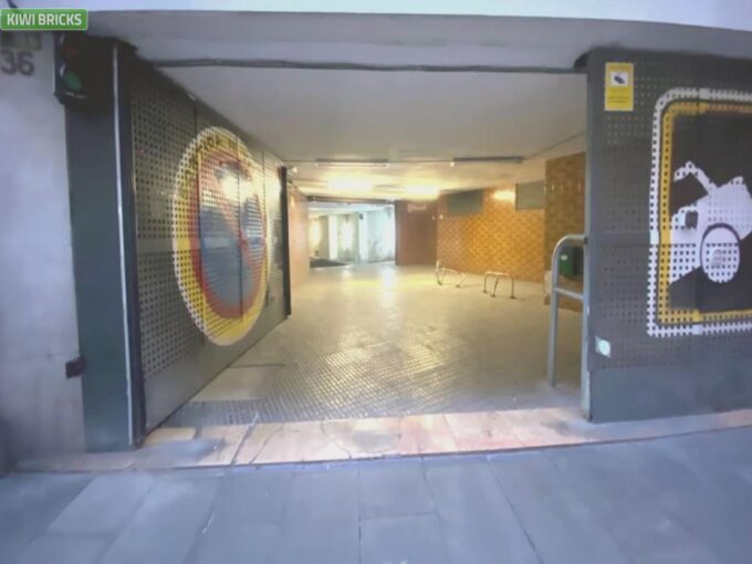 Oportunidad Única: Plaza de Garaje en El Raval / Sant Antoni_1