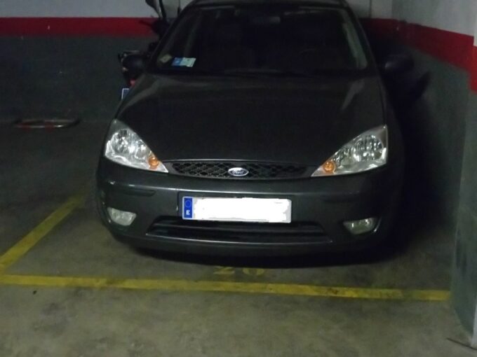 PARKING PARA COCHE MEDIANO._1