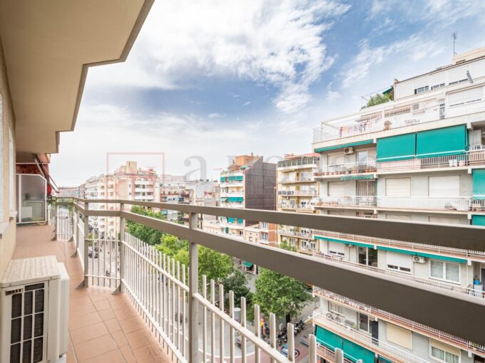 PISO ALTO CON TERRAZA EN PLAÇA DEL CENTRE_1