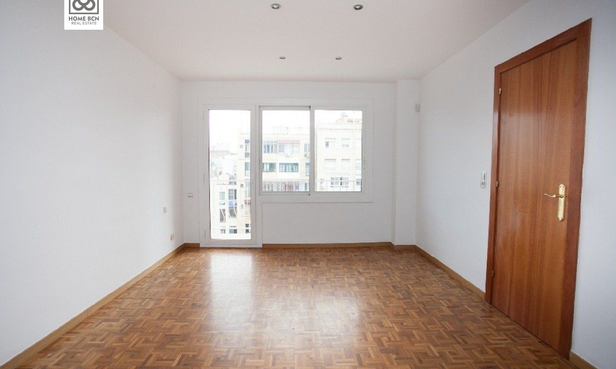 PISO EN VENTA C/ ROGER DE FLOR_2