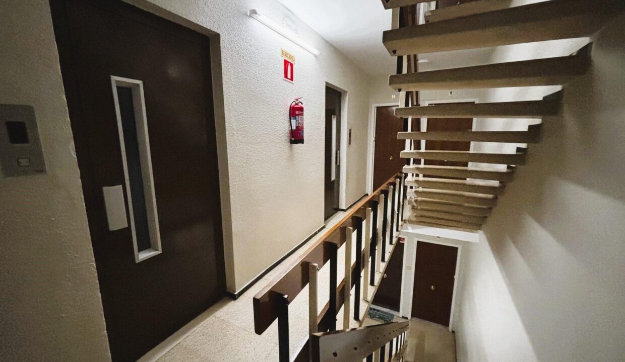 PISO EN VENTA CON INQUILINO EN LA NOVA ESQUERRA DE LA EIXAMPLE_2