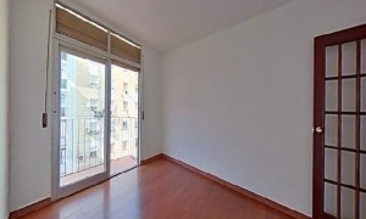 PISO EN VENTA EN C/ PARE RODES_3