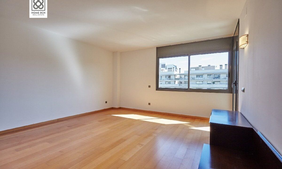 Piso en venta en POBLENOU._1