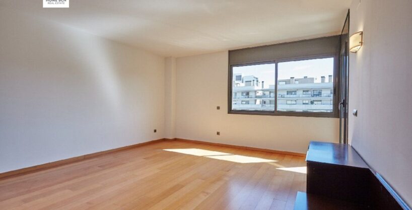 Piso en venta en POBLENOU._1