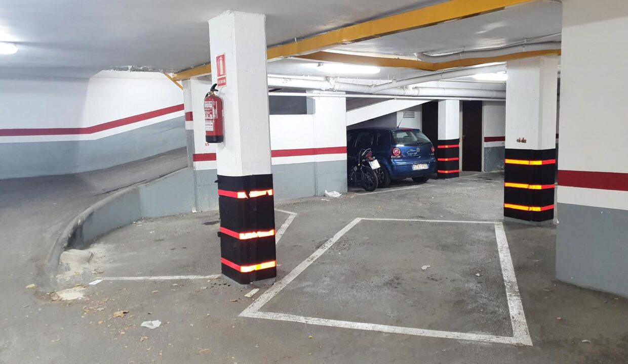 PLAZA DE PARKING EN ALQUILER PARA COCHE MEDIANO EN LA AVENIDA MISTRAL_1