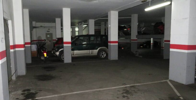 PLAZA DE PARKING EN ALQUILER PARA COCHE MEDIANO EN LA CALLE LLULL_1