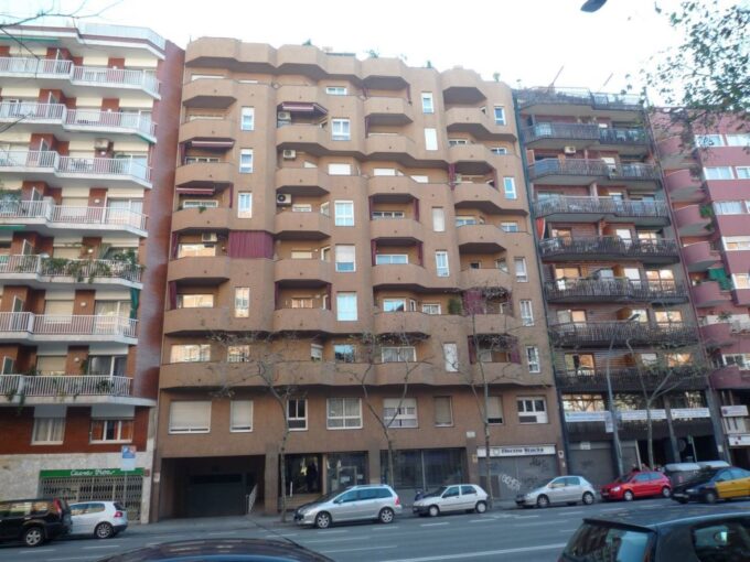 PLAZA DE PARKING EN AVDA MADRID