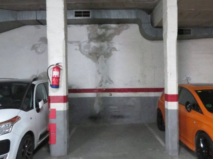 PLAZA DE PARKING EN LA CALLE ALMERIA_1