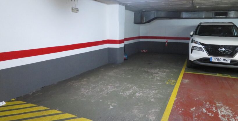 PLAZA DE PARKING EN VENTA PARA COCHE GRANDE EN LA CALLE SEPULVEDA_1