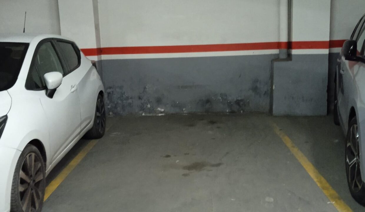 PLAZA DE PARKING PAR COCHE MEDIANO_1