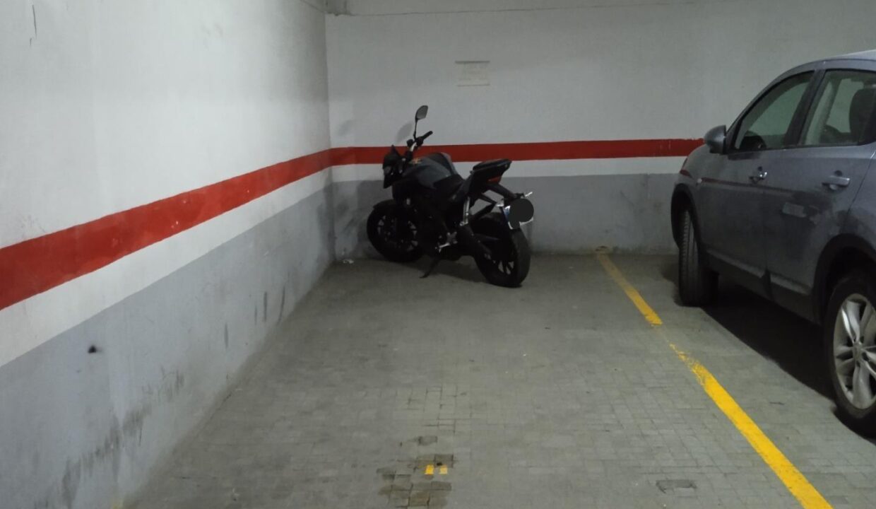 PLAZA DE PARKING PARA COCHE Y MOTO_1