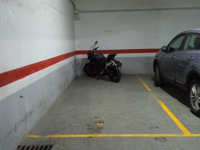 PLAZA DE PARKING PARA COCHE Y MOTO_1