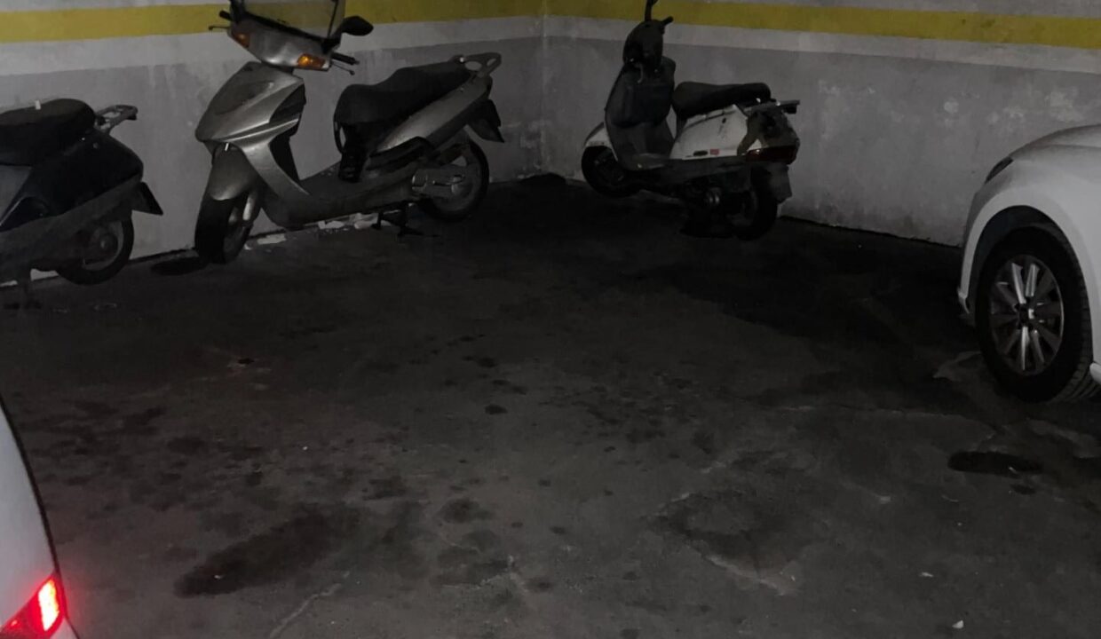 Parking para Coche y moto_2