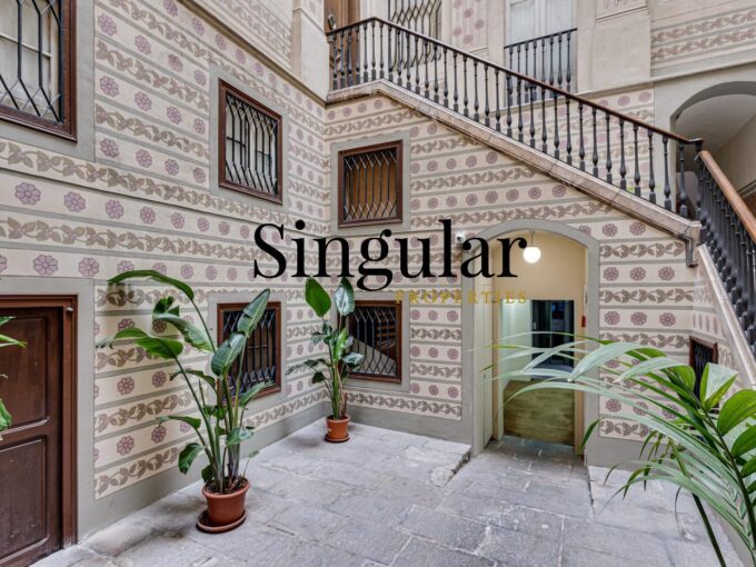 Piso en venta en edificio histórico del siglo XIX_1