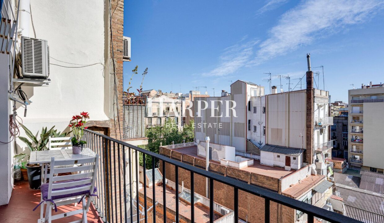 Piso para entrar a vivir en una finca regia al lado de Sagrada Familia_3