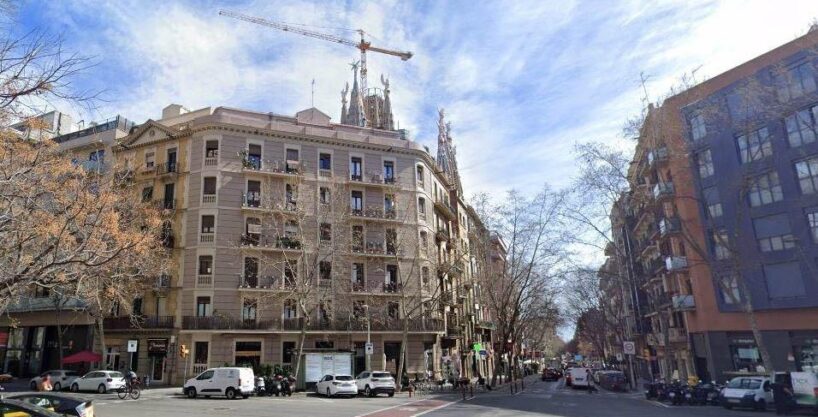 Plaza de parking en venta o alquiler cerca de la zona Sagrada Familia_1