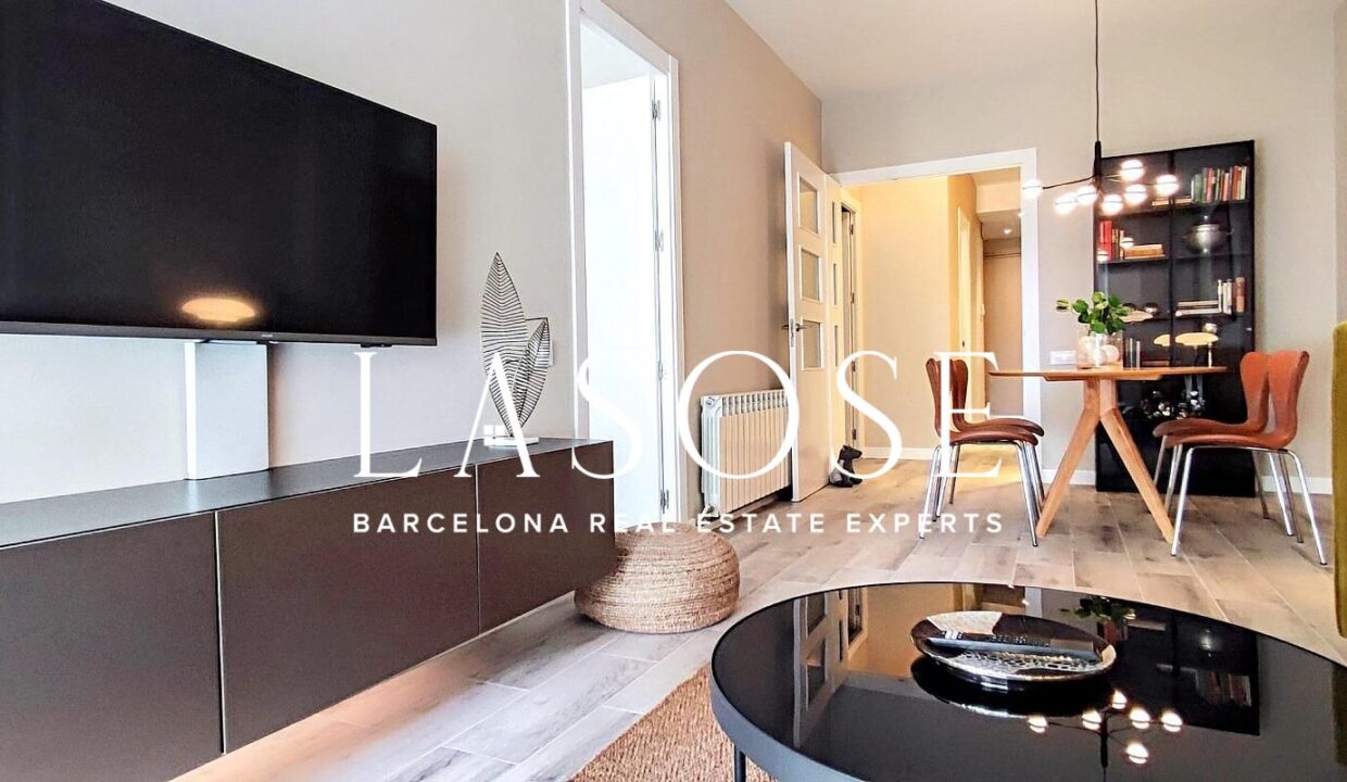 Precioso apartamento de tres dormitorios en alquiler en Vila De Gracia_2