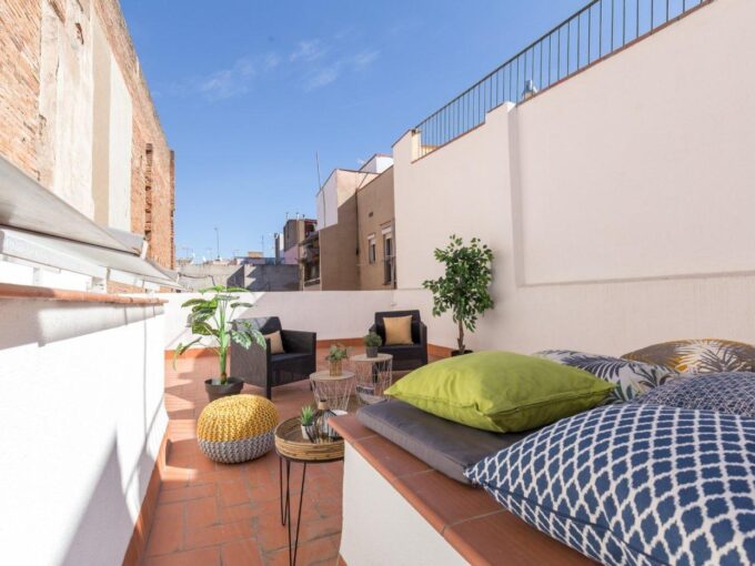 Reformada vivienda con gran terraza en el centro de Barcelona_1