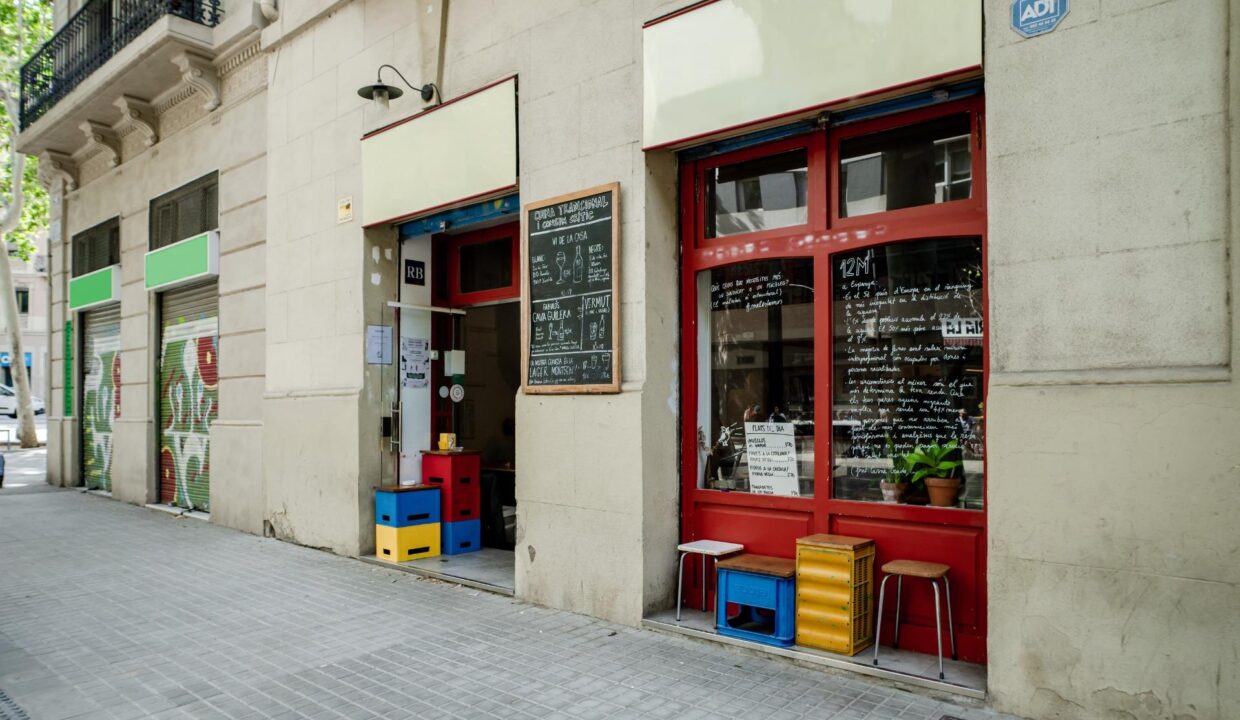 Restaurante en traspaso con terraza  Calle  Consell de Cent