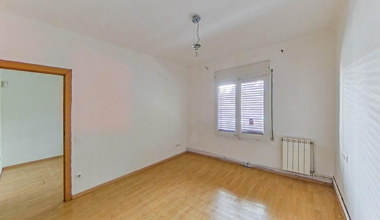 SE VENDE PISO EN BARCELONA