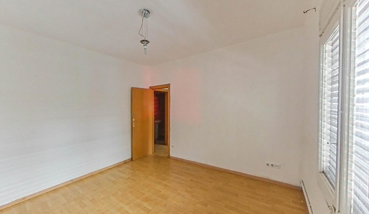 SE VENDE PISO EN BARCELONA