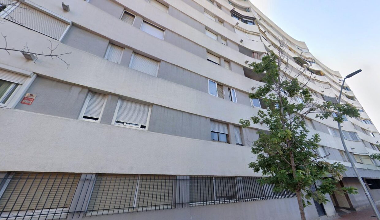 SE VENDE PISO EN BARCELONA