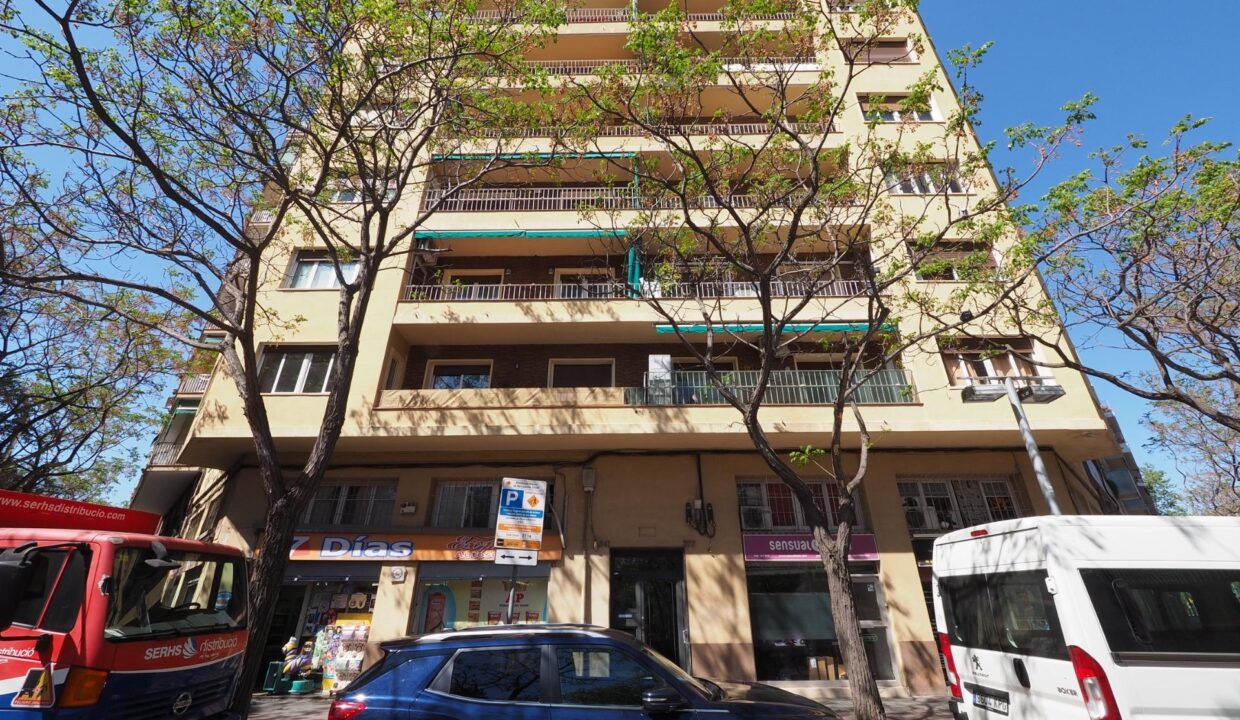 SE VENDE PISO EN BARCELONA