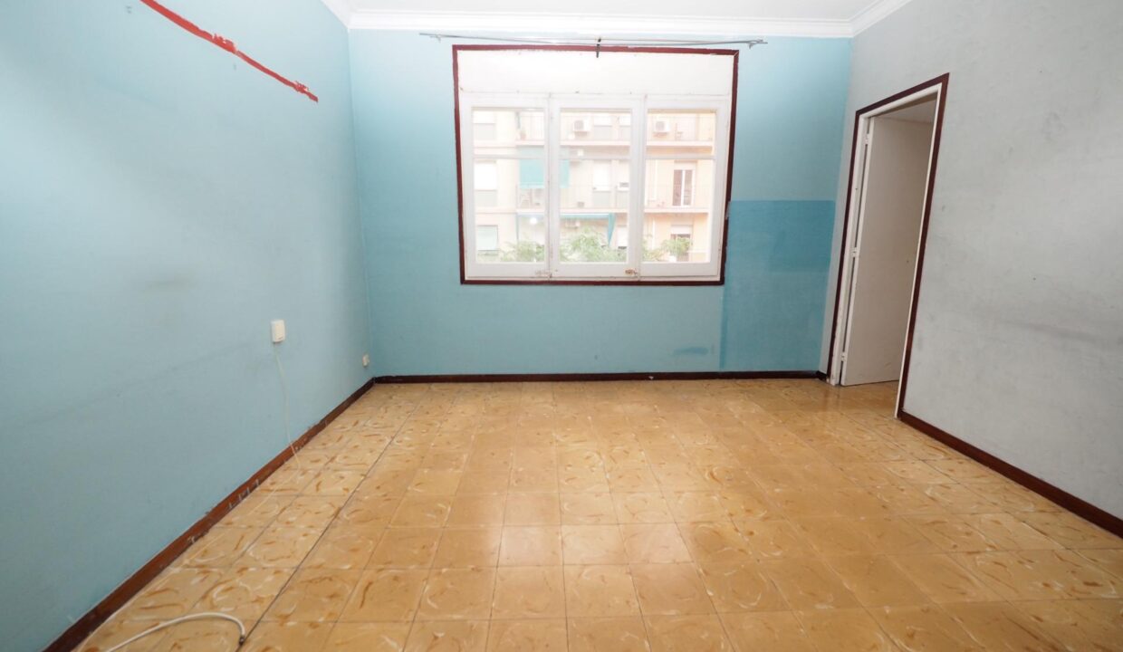 SE VENDE PISO EN BARCELONA