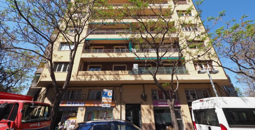 SE VENDE PISO EN BARCELONA