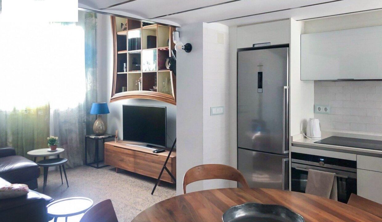 Vila de Gracia - Estudio diseñado como vivienda_3