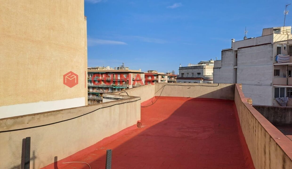 ¡Gran Oportunidad de Inversión en Barcelona! Edificio en Venta en la Calle Camprodón_1