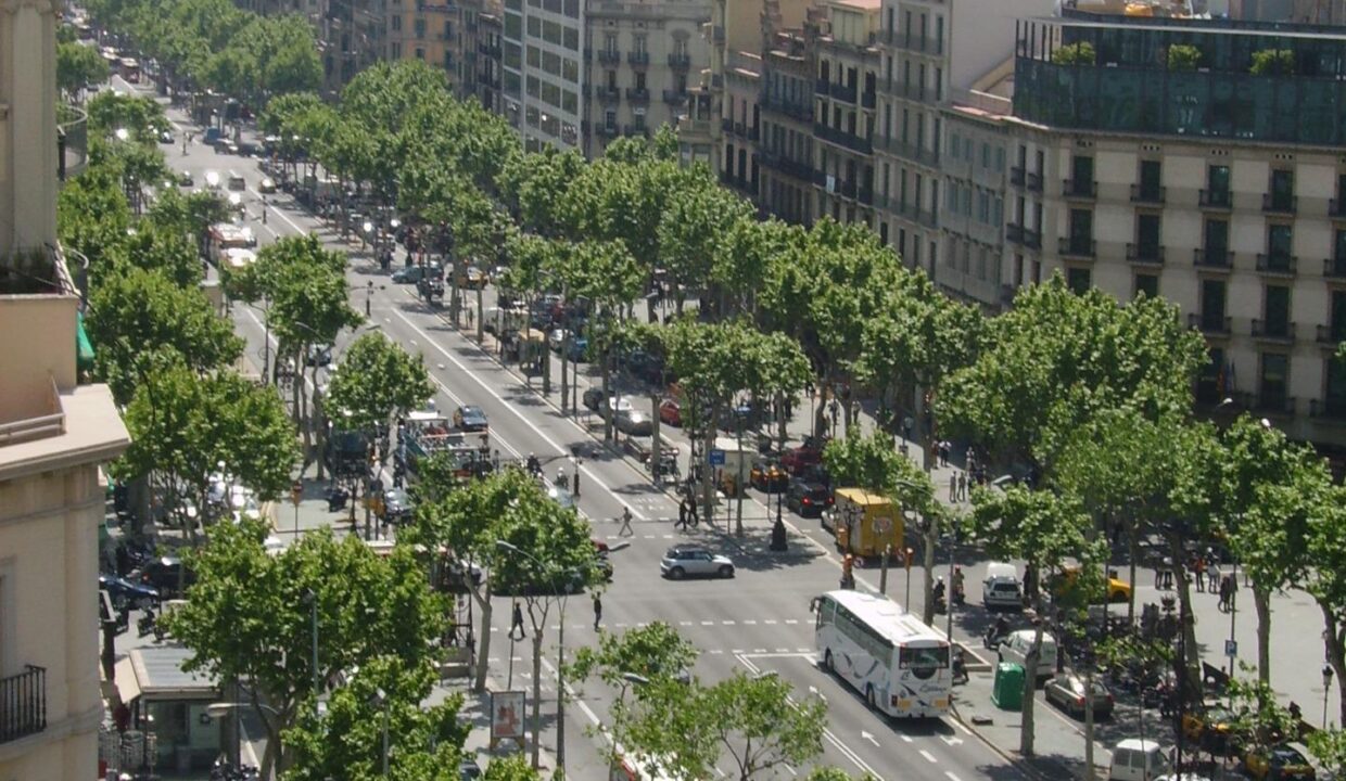 ¡OFICINA EN ALQUILER EN EL EMBLEMÁTICO PASSEIG DE GRÀCIA