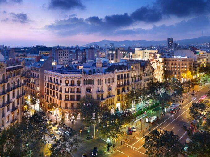 ¡OFICINA EN ALQUILER EN EL EMBLEMÁTICO PASSEIG DE GRÀCIA