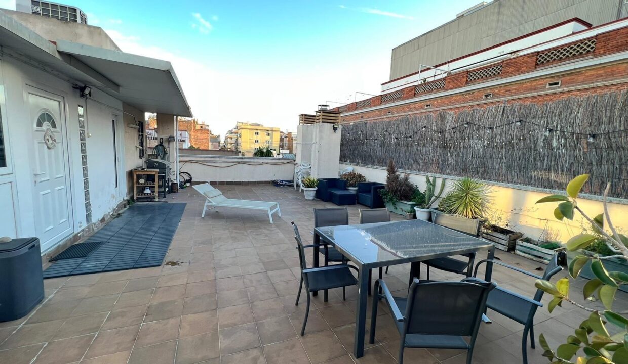 ¡PRODUCTO ÚNICO EN EL BARRIO DE SANTS!- ¡MAGNÍFICO ÁTICO- DÚPLEX DE LUJO CON INMEJORABLE TERRAZA!_3