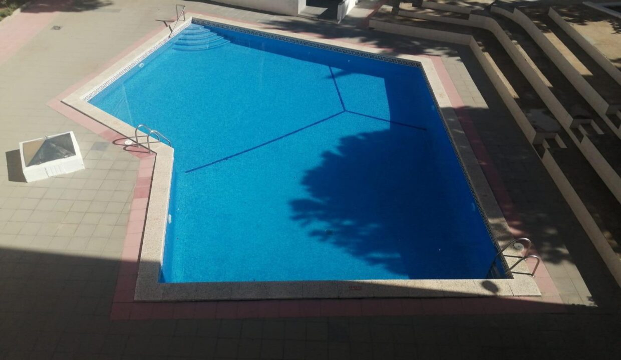 A 5 minutos de la playa: precioso PISO con terraza y piscina!_1